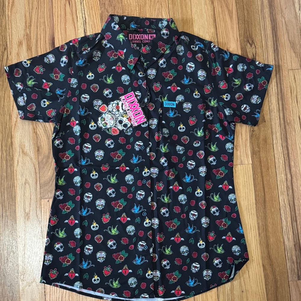 DIXXON Women’s Los Muertos Party Shirt Skull and Rose Print